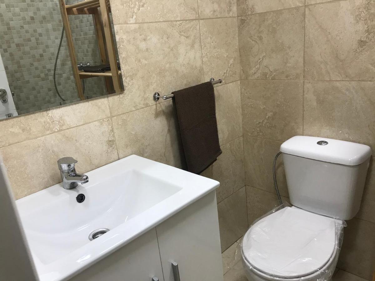 4 Dorm Cerca De Playa Y Centro Ciudad Apartment Малага Екстериор снимка