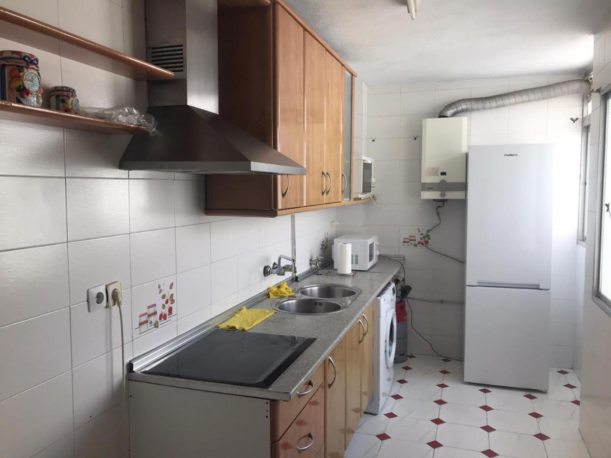 4 Dorm Cerca De Playa Y Centro Ciudad Apartment Малага Екстериор снимка