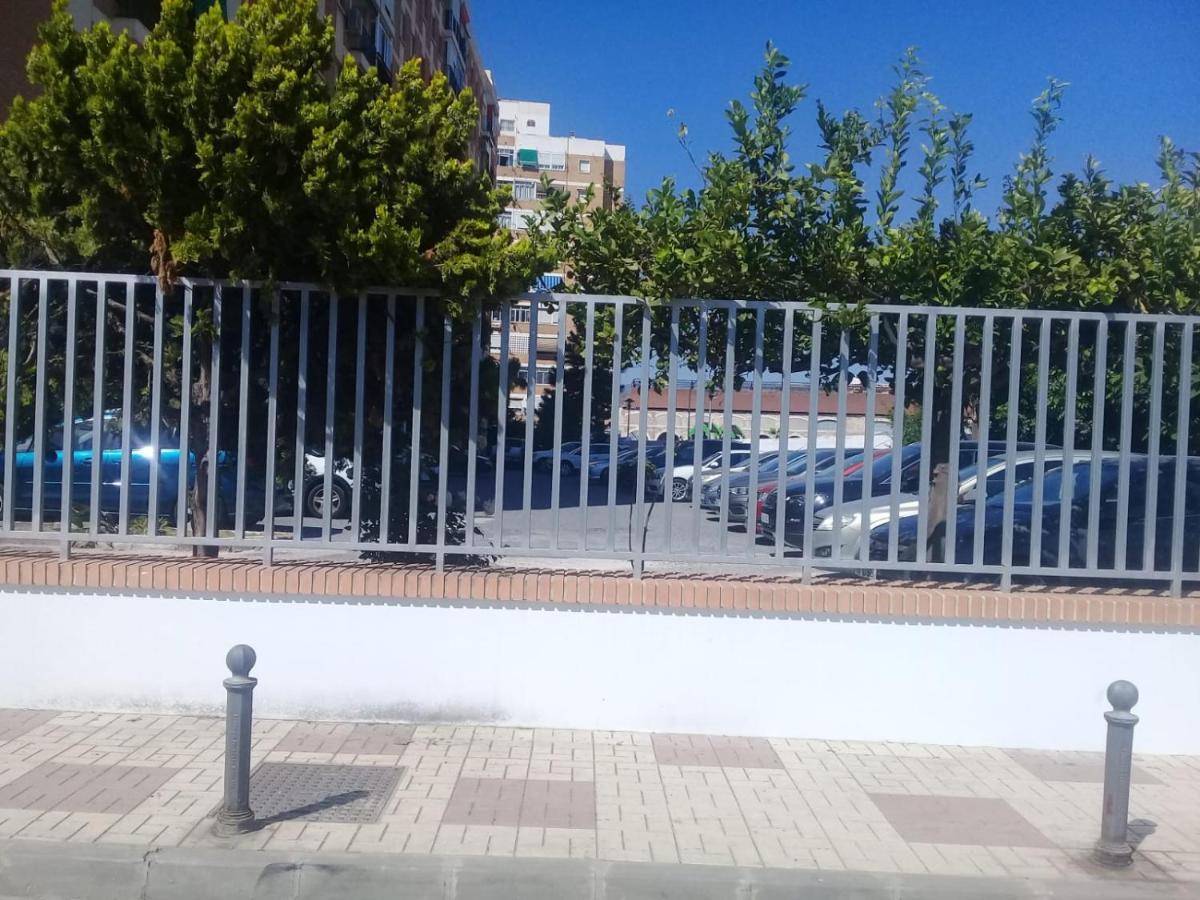 4 Dorm Cerca De Playa Y Centro Ciudad Apartment Малага Екстериор снимка